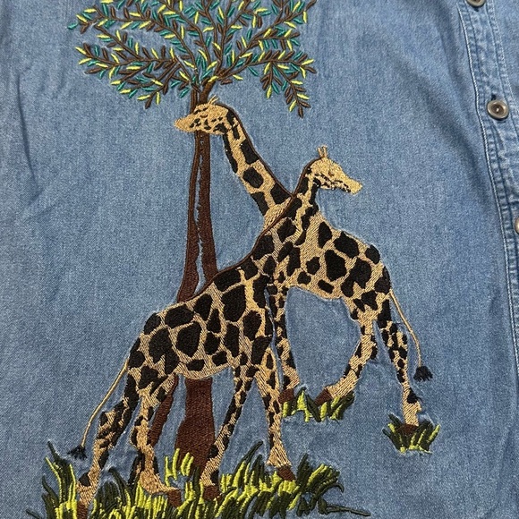 Vintage Giraffe Denim Shirt Women’s Size 2X Blue Safari Embroidered Medium Wash - Picture 6 of 16